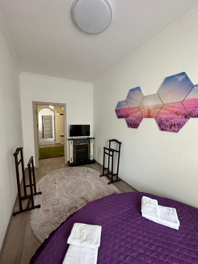Emerald Apartament TTchernivtsi Extérieur photo