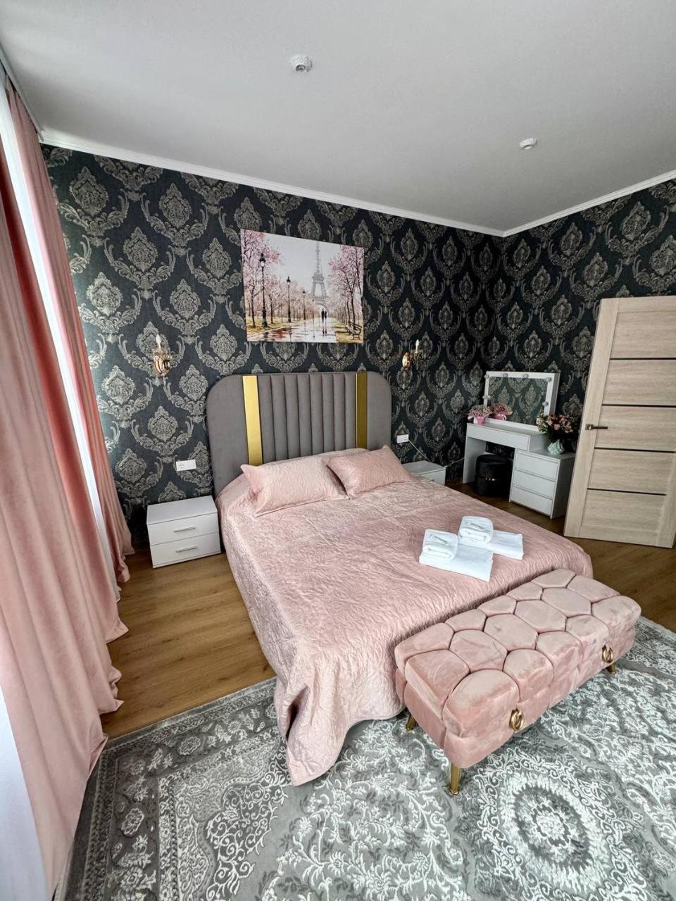 Emerald Apartament TTchernivtsi Extérieur photo